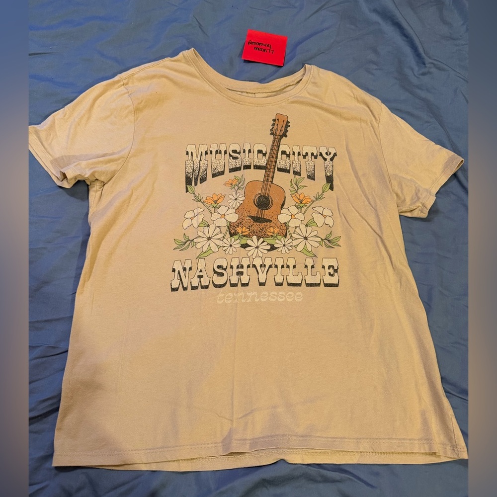 Nashville Music City Women’s Graphic Tee